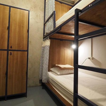 I-Sleep Silom Hostel Μπανγκόκ Εξωτερικό φωτογραφία