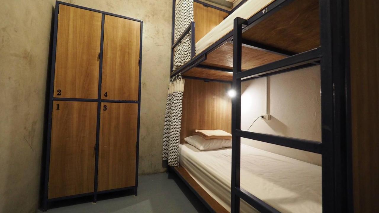 I-Sleep Silom Hostel Μπανγκόκ Εξωτερικό φωτογραφία